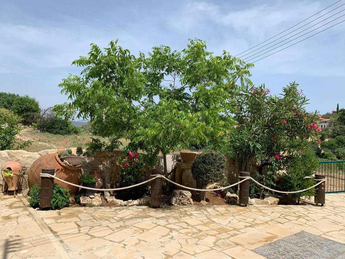 Lofou Traditional House Exterior photo