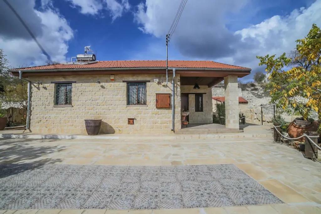 Lofou Traditional House Exterior photo