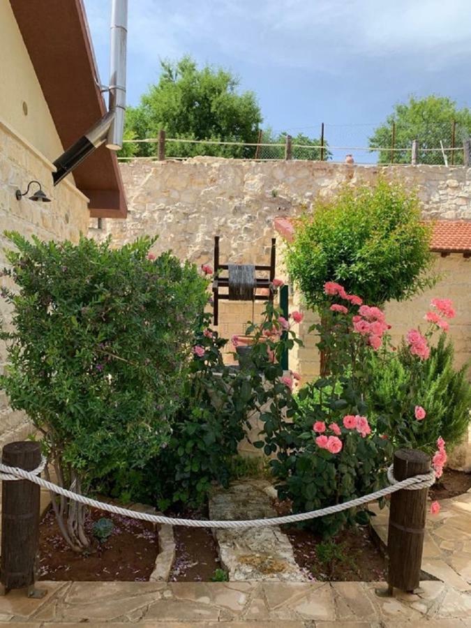Lofou Traditional House Exterior photo